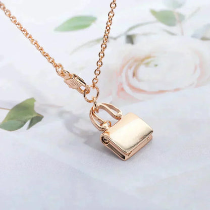 [Vicky]AMULETTE PEDANT ROSE GOLD NECKLACE