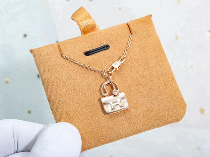 [Vicky]AMULETTE PEDANT ROSE GOLD NECKLACE