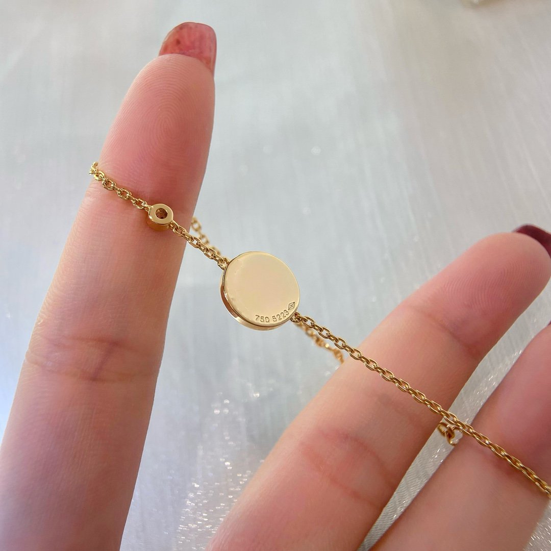 [Vicky]SUN PEDANT CARNELIAN BRACELET