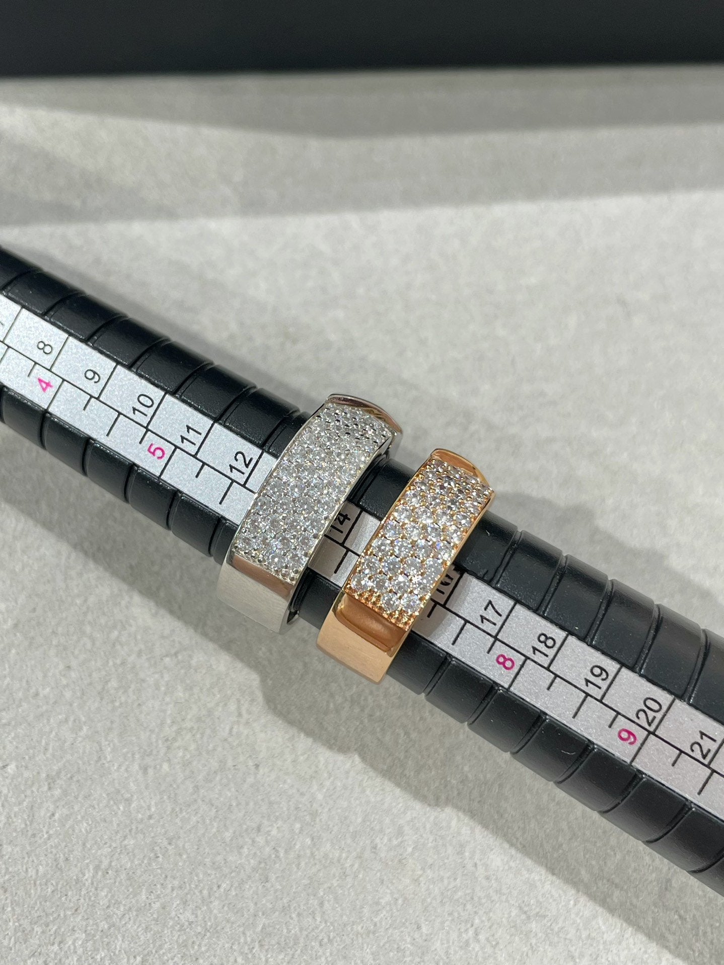 [Vicky]LIENS EVIDENCE  DIAMOND PAVED RING