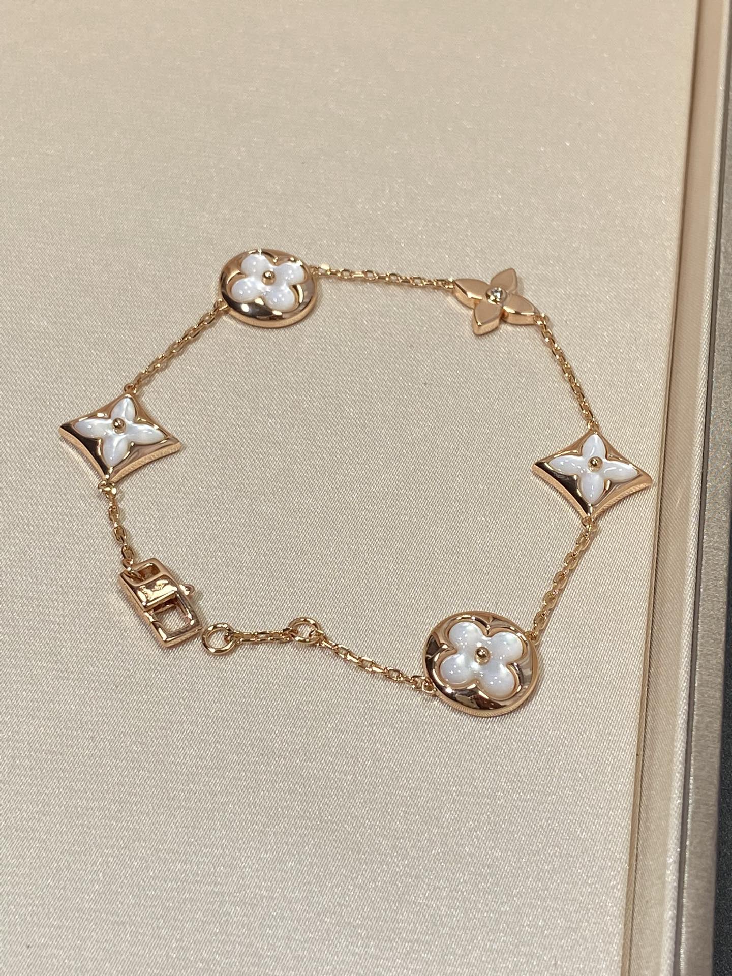 [Vicky]STAR AND SUN 5 MOTIF MOP PINK GOLD BRACELET