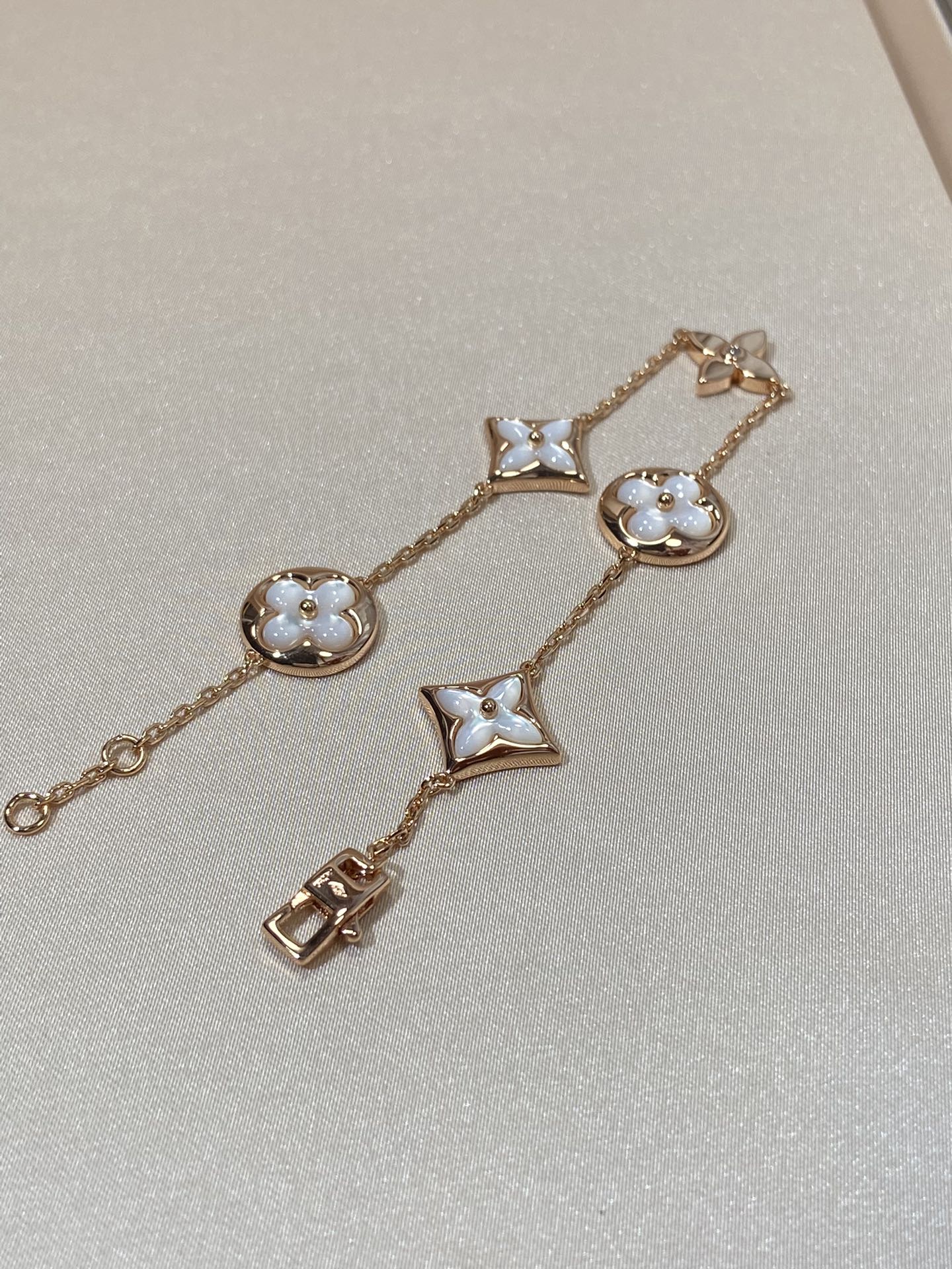 [Vicky]STAR AND SUN 5 MOTIF MOP PINK GOLD BRACELET