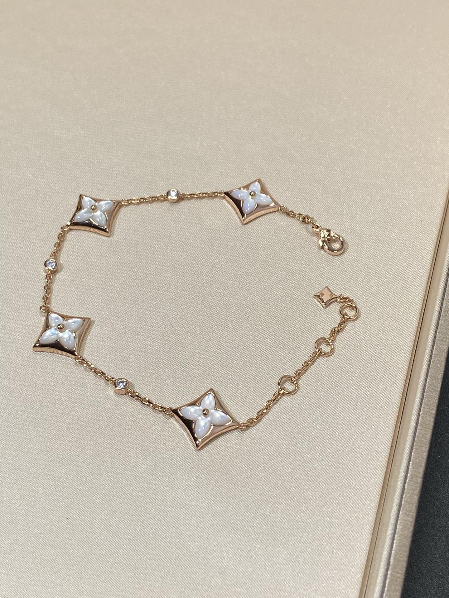 [Vicky]STAR 4 MOTIF MOP DIAMOND PINK GOLD BRACELET