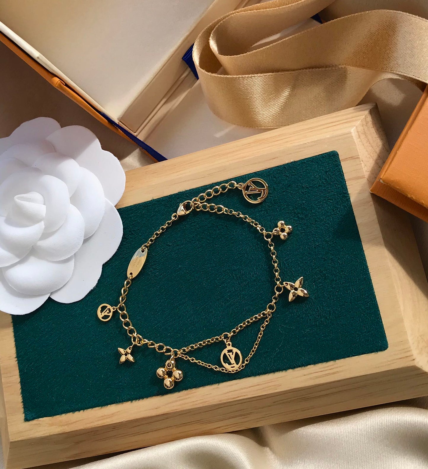 [Vicky]BLOOMING PINK GOLD MOP BRACELET