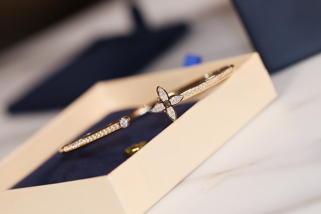 [Vicky]IDYLLE GOLD OPEN BRACELET DIAMOND PAVED
