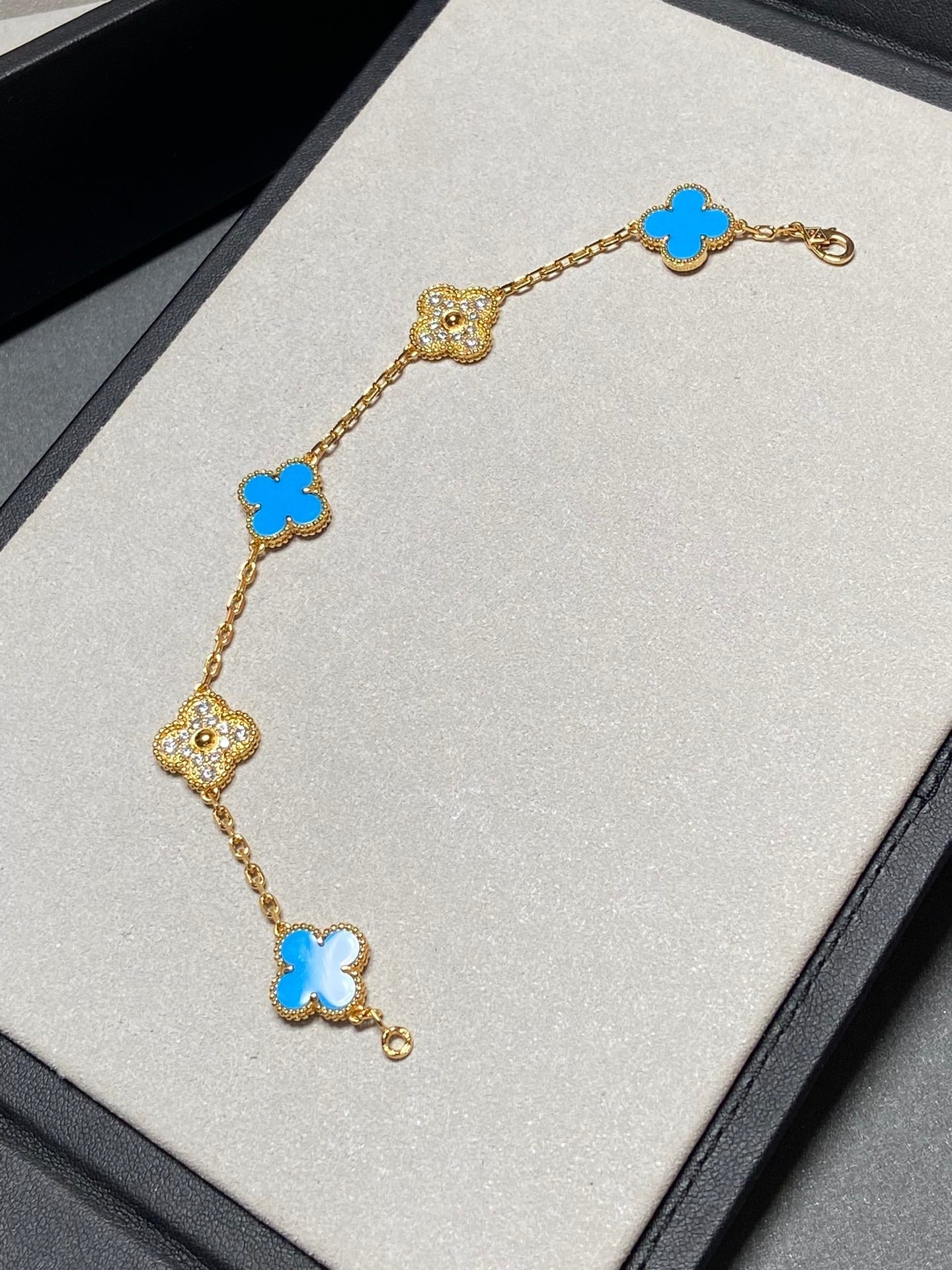 [Vicky]CLOVER 5 MOTIF BLUE CHALCEDONY DIAMOND GOLD BRACELET