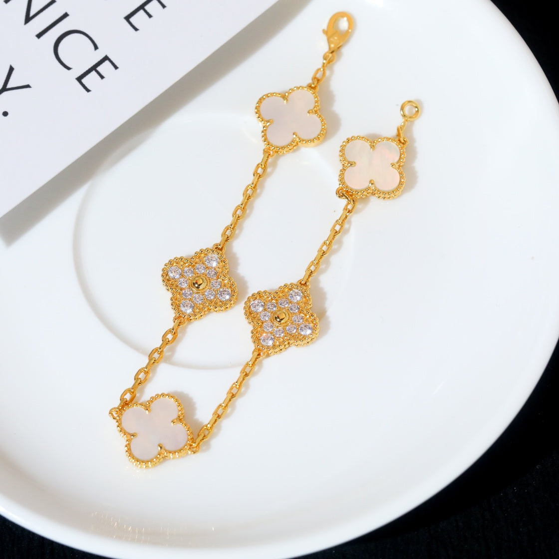 [Vicky]CLOVER BRACELET 5 MOTIF WHITE MOP DIAMOND