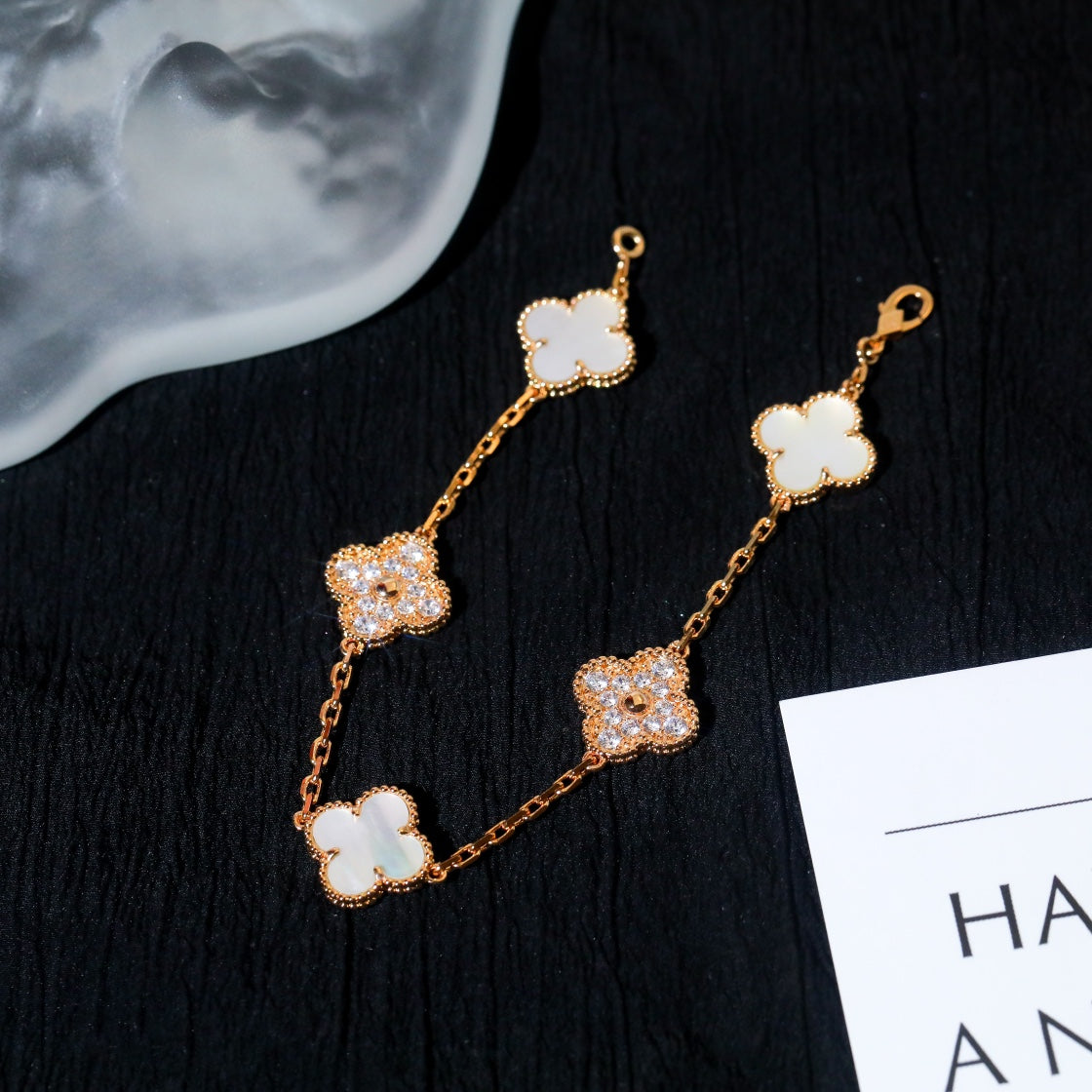 [Vicky]CLOVER BRACELET 5 MOTIF WHITE MOP DIAMOND