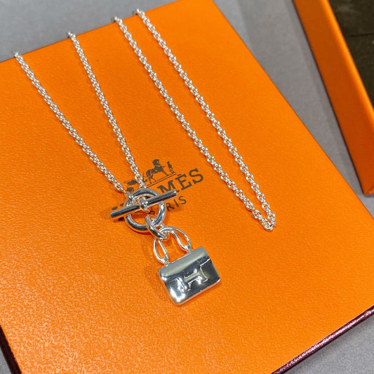 [Vicky]CONSTANCE PEDANT SILVER NECKLACE