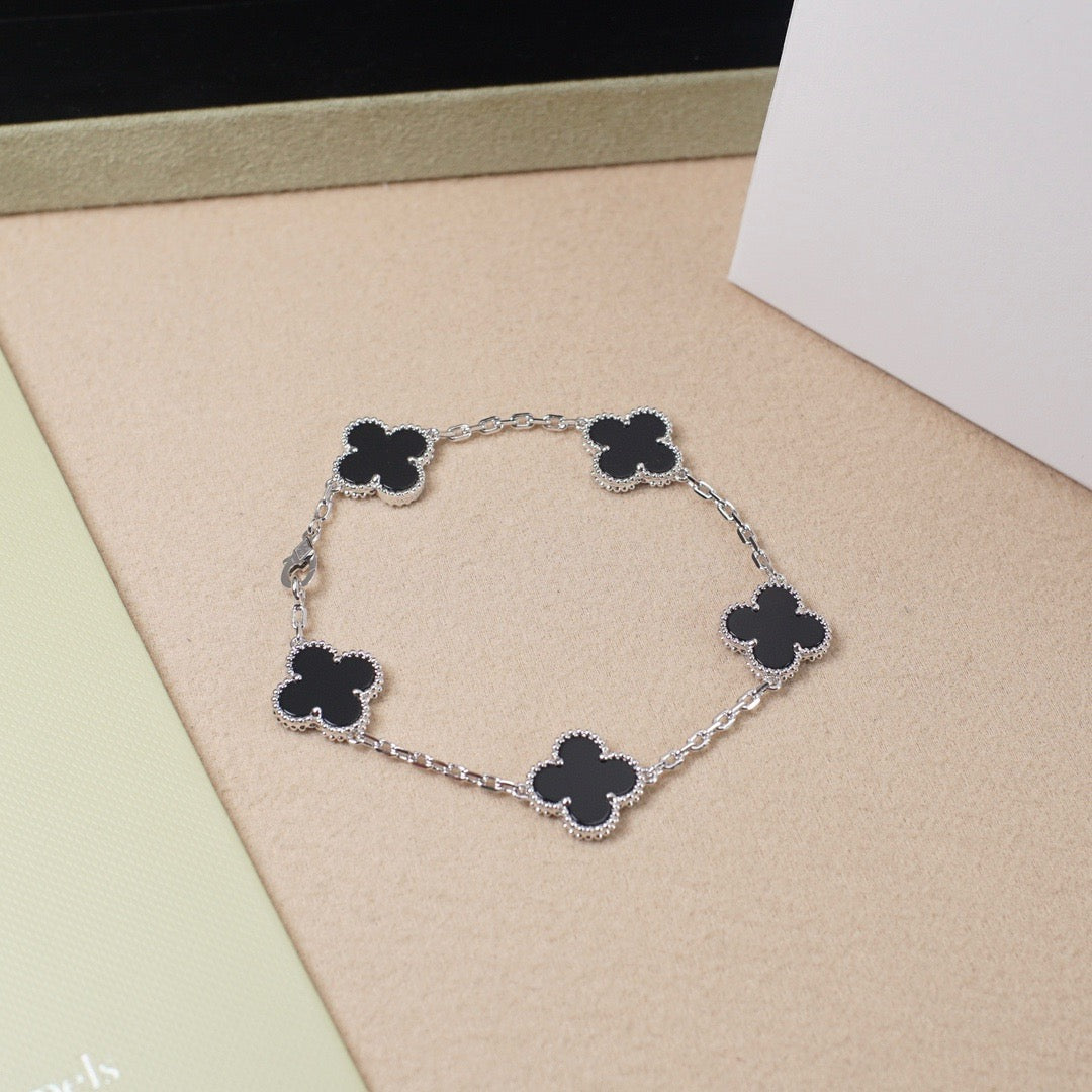 [Vicky]CLOVER 5 MOTIF ONYXS  BRACELET SILVER