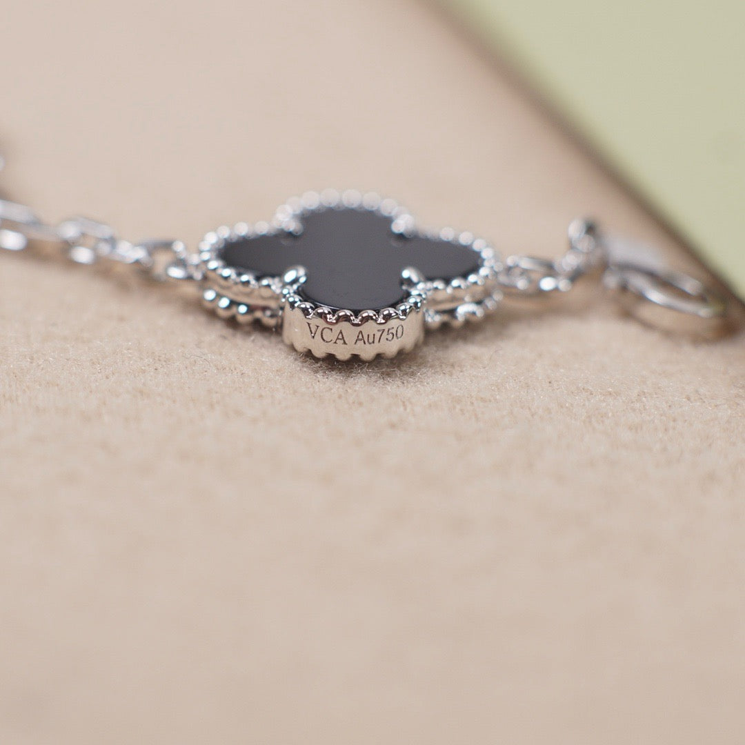 [Vicky]CLOVER 5 MOTIF ONYXS  BRACELET SILVER