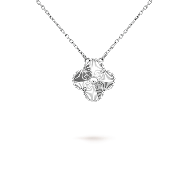 [Vicky]CLOVER 15MM LASER NECKLACE SILVER