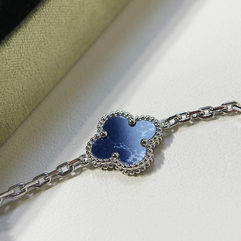 [Vicky]CLOVER 5 MOTIF PIETERSITE SILVER BRACELET