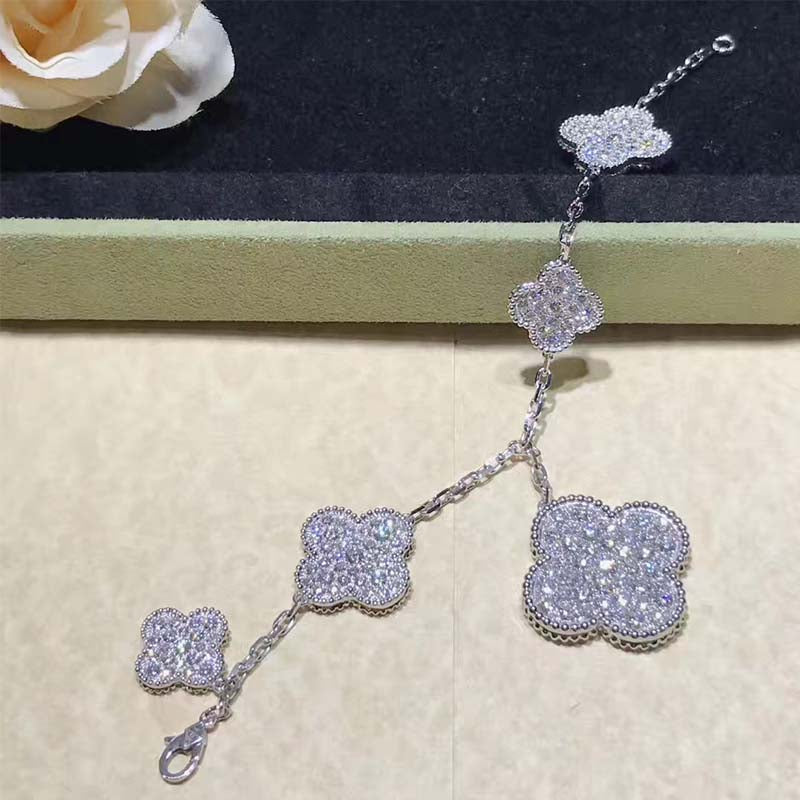 [Vicky]CLOVER 6 MOTIFS SILVER DIAMOND BRACELET