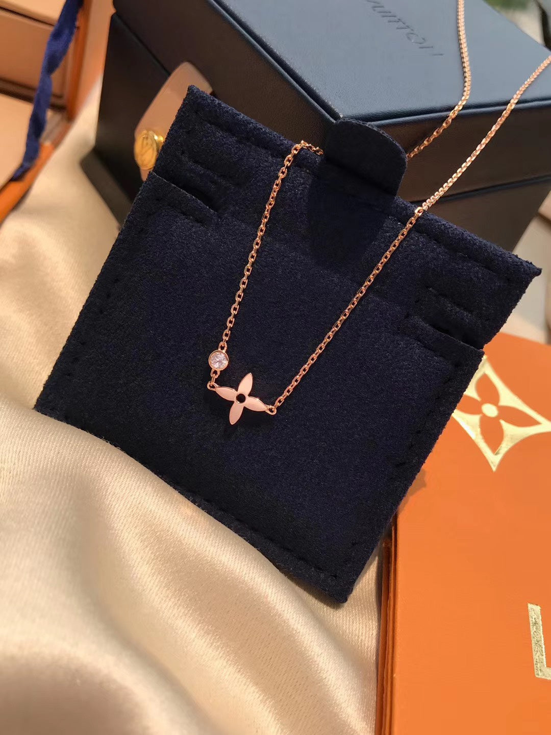 [Vicky]BLOSSOM PENDANT PINK GOLD AND DIAMOND