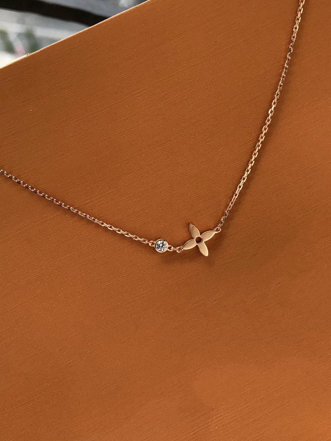 [Vicky]BLOSSOM PENDANT PINK GOLD AND DIAMOND
