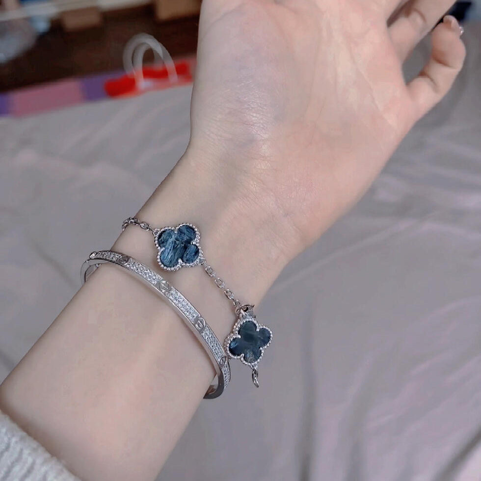 [Vicky]CLOVER 5 MOTIF PIETERSITE SILVER BRACELET